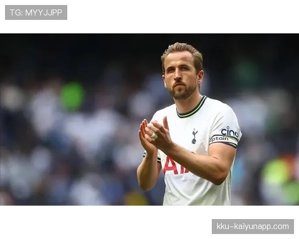 哈里·凯恩赛后抱娃那一瞬间超暖，可那块表一闪我只想哭