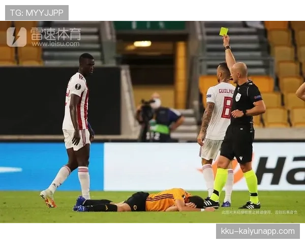 助理裁判哪些职责不可忽视？全面解读足球比赛中的关键判罚规则