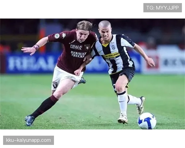 合法冲撞判罚要点：肩部接触与犯规界限